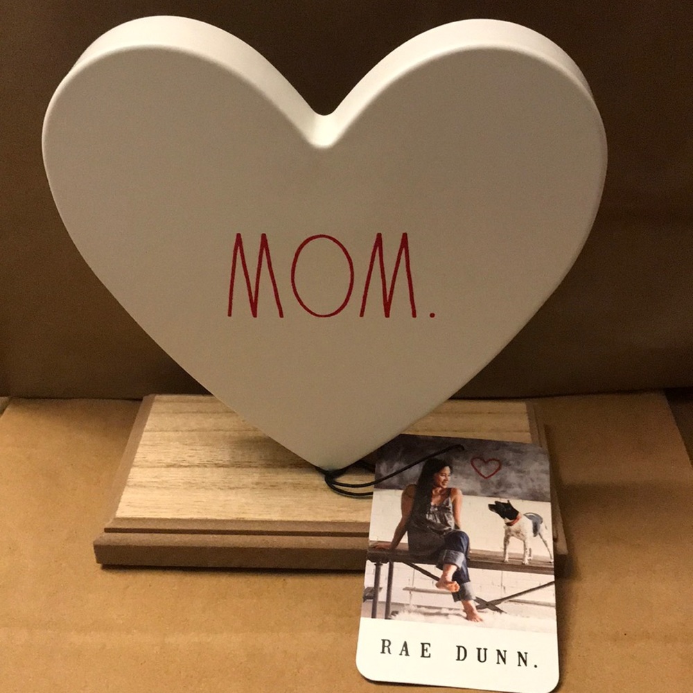 Rae Dunn MOM Tin Heart on wood